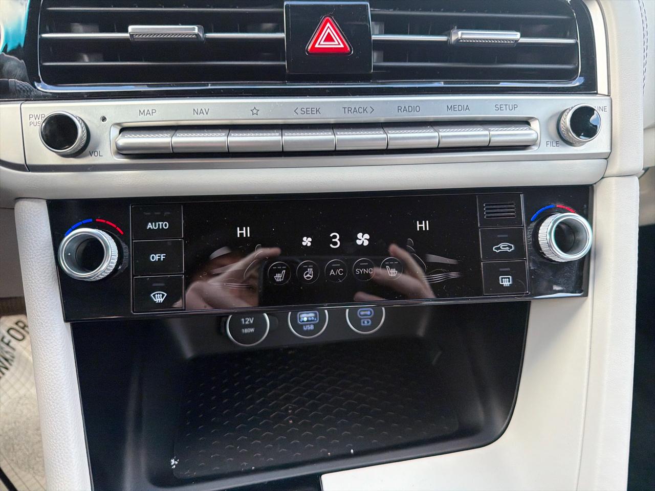 Genesis G70 2.5T AWD 2024