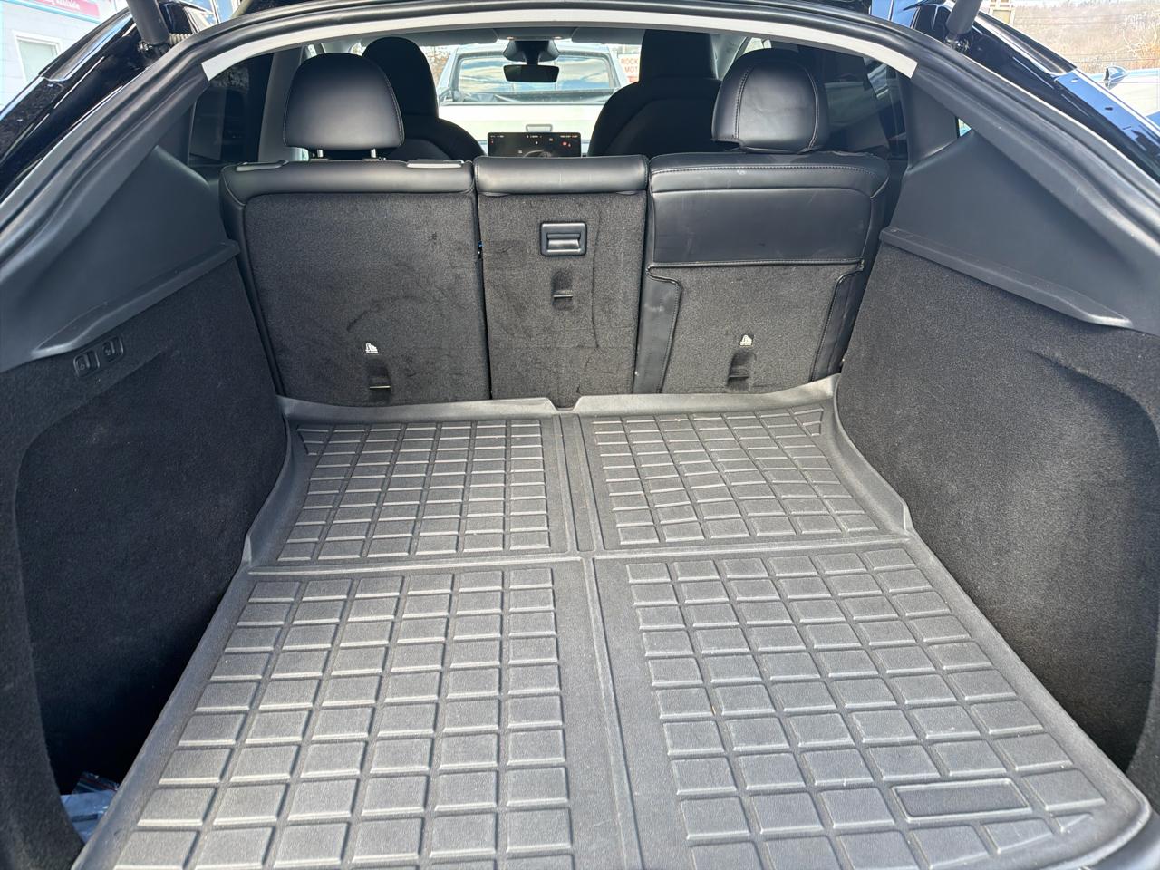 Tesla Model Y Long Range AWD 2024