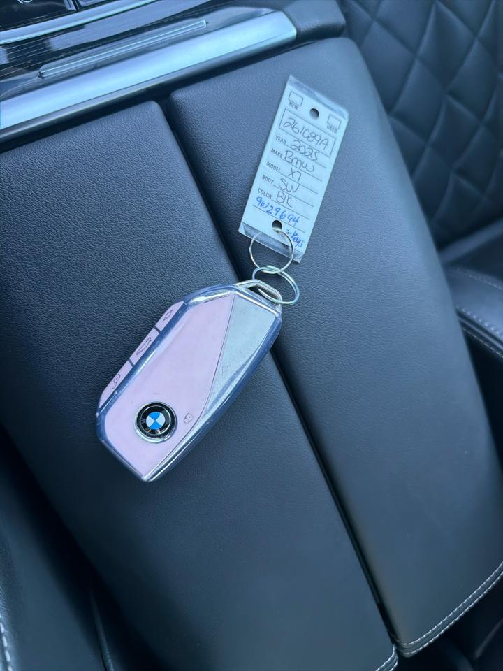 BMW X7  2025