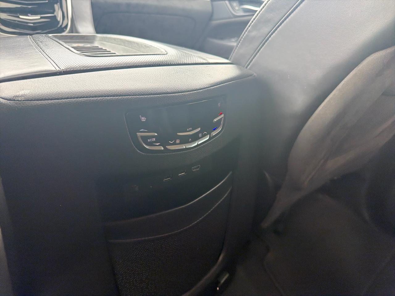 Cadillac Escalade ESV  2020