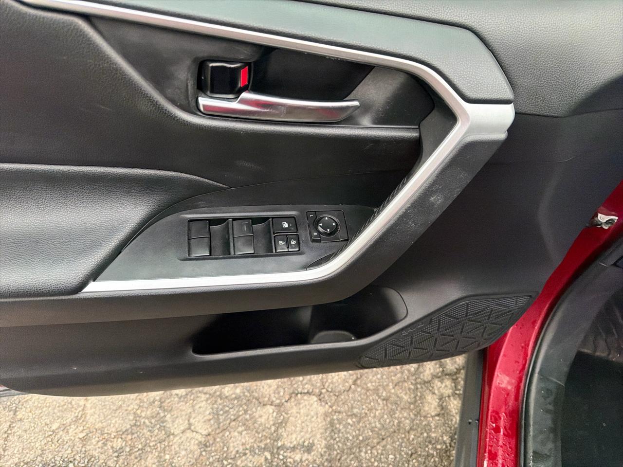 Toyota RAV4 Hybrid XSE AWD (Natl) 2021