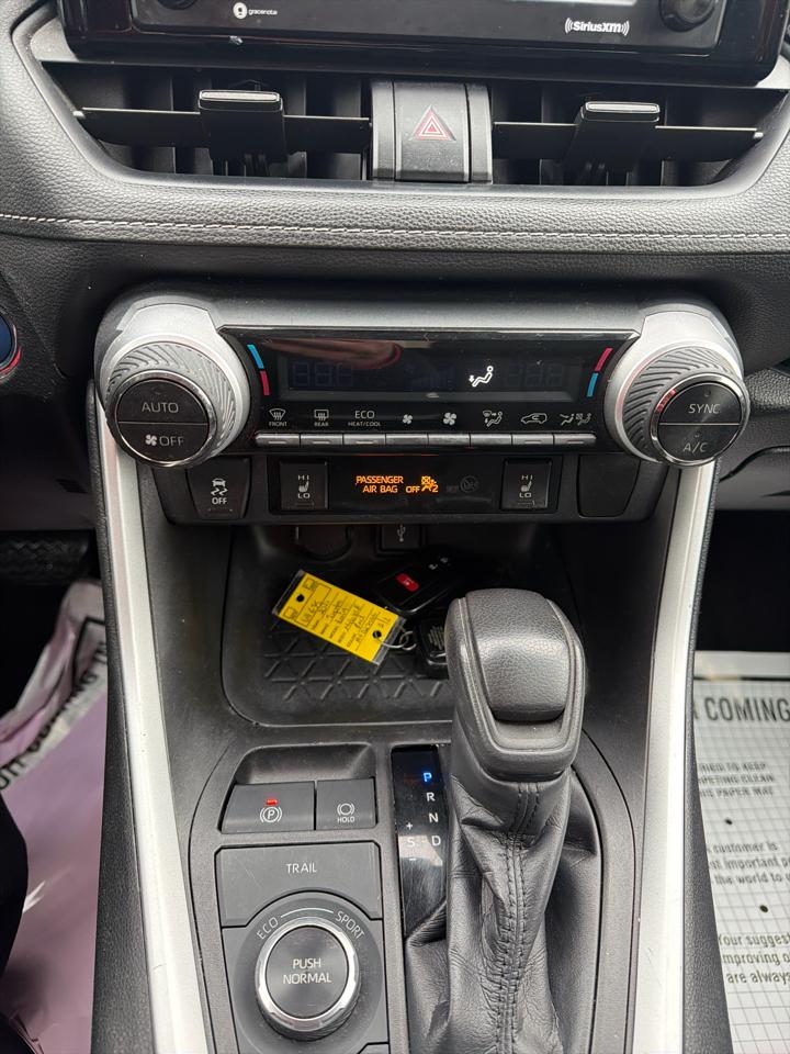 Toyota RAV4 Hybrid XSE AWD (Natl) 2021