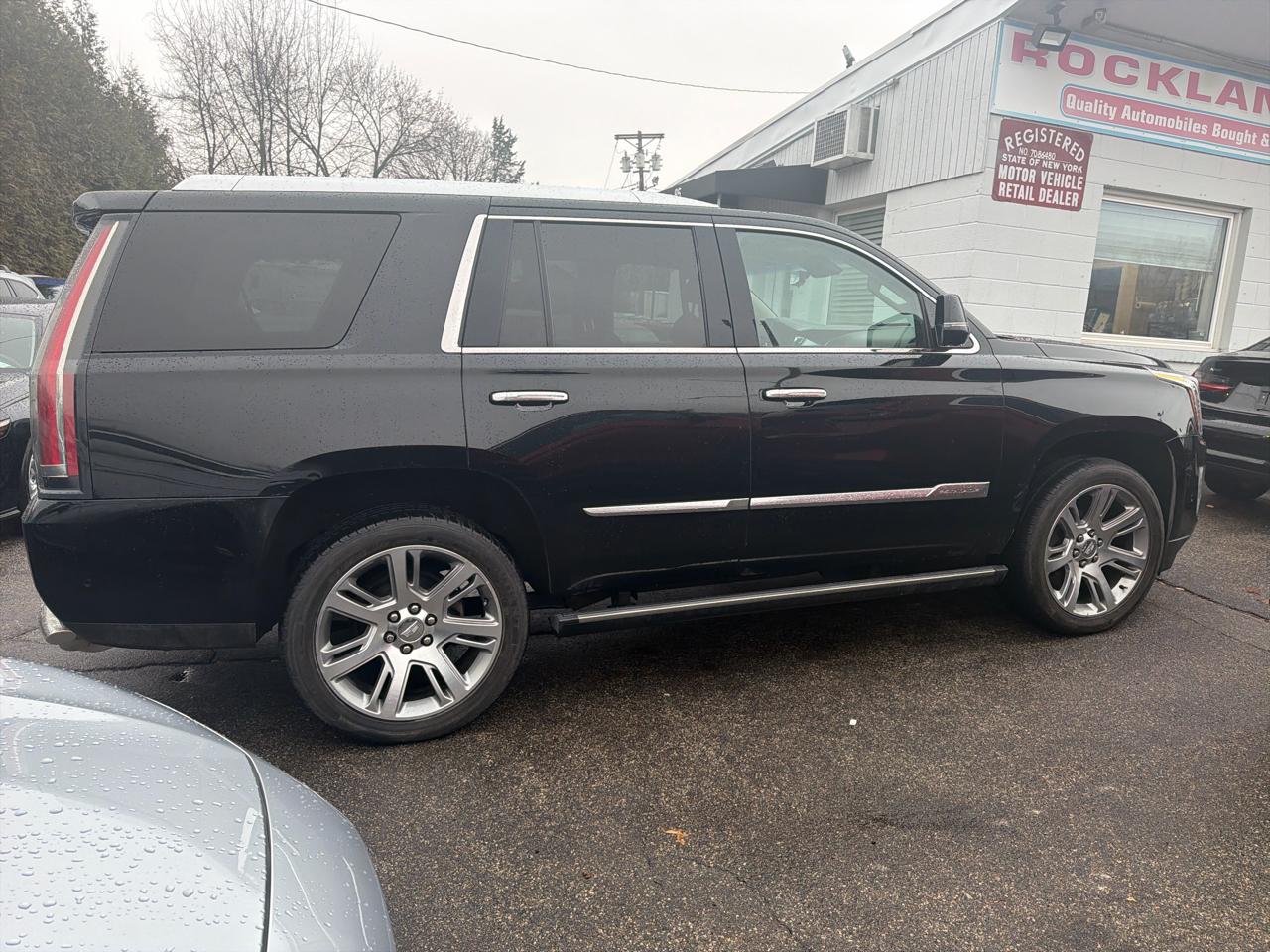 Cadillac Escalade 4WD 4dr Premium Luxury 2017