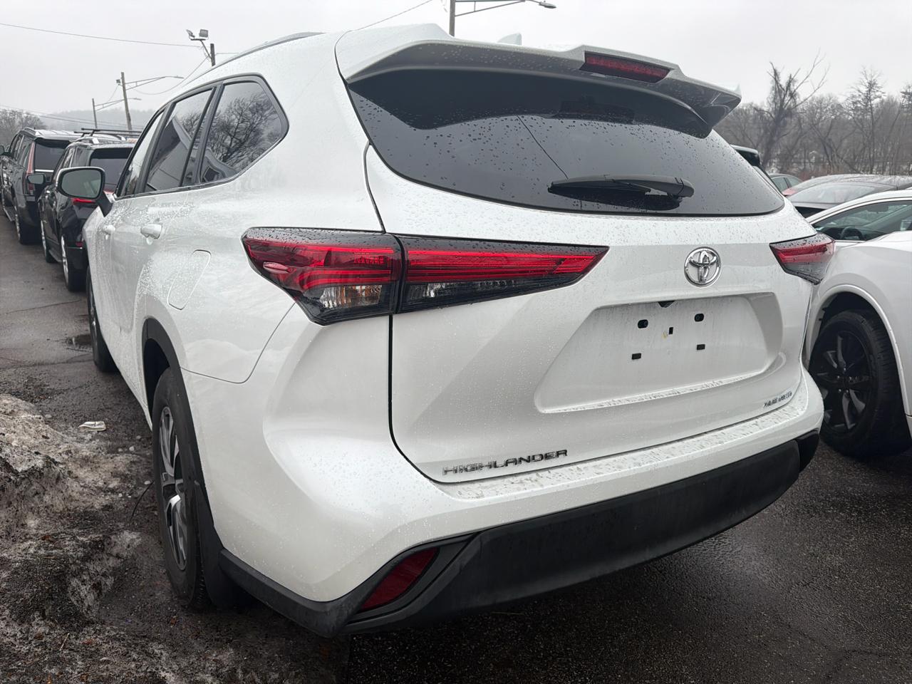 Toyota Highlander XLE AWD (Natl) 2023