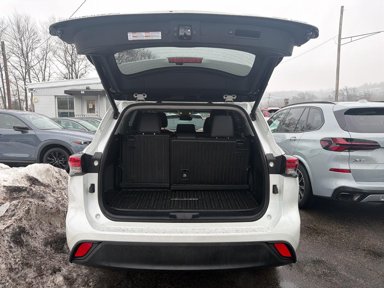 Toyota Highlander XLE AWD (Natl) 2023