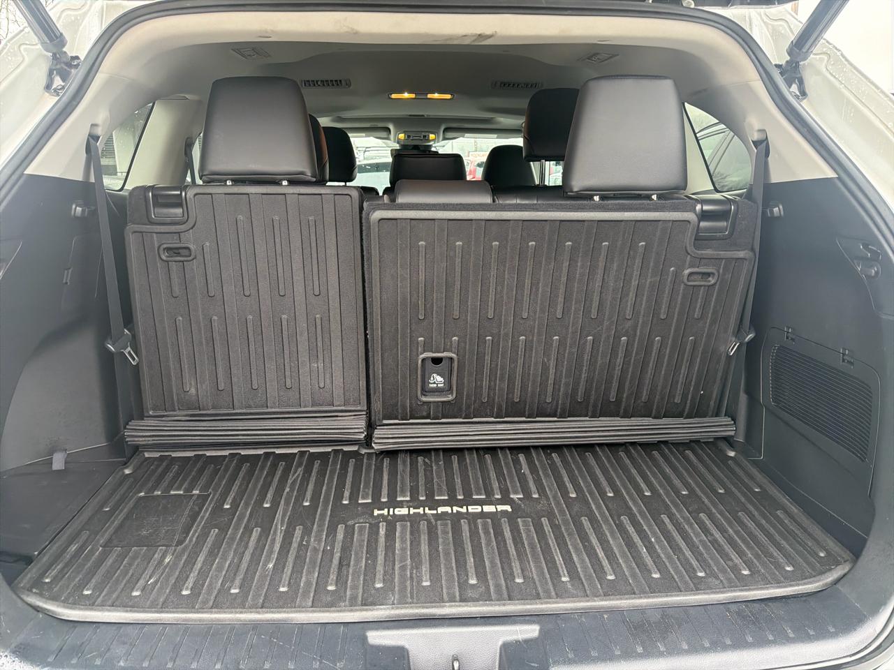 Toyota Highlander XLE AWD (Natl) 2023