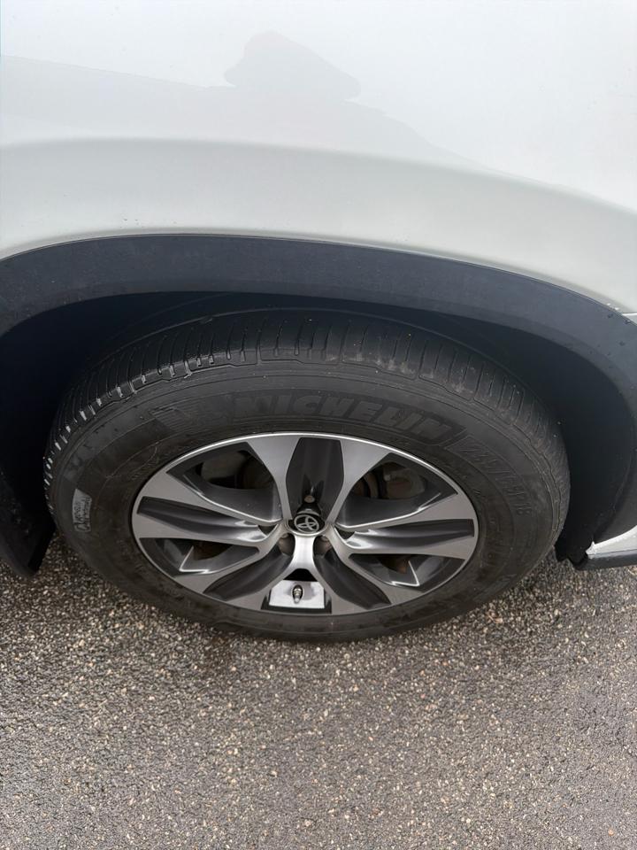 Toyota Highlander XLE AWD (Natl) 2023