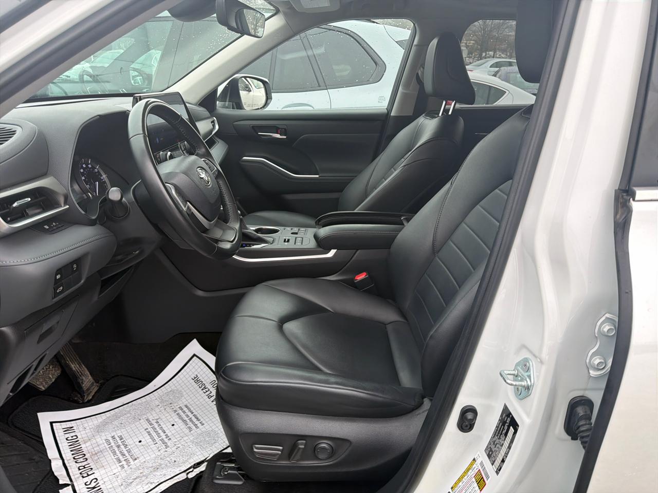 Toyota Highlander XLE AWD (Natl) 2023