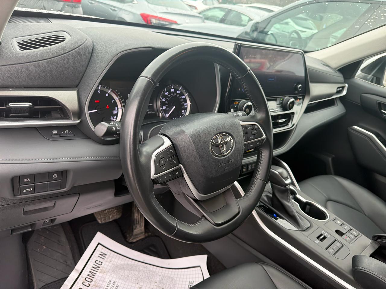 Toyota Highlander XLE AWD (Natl) 2023