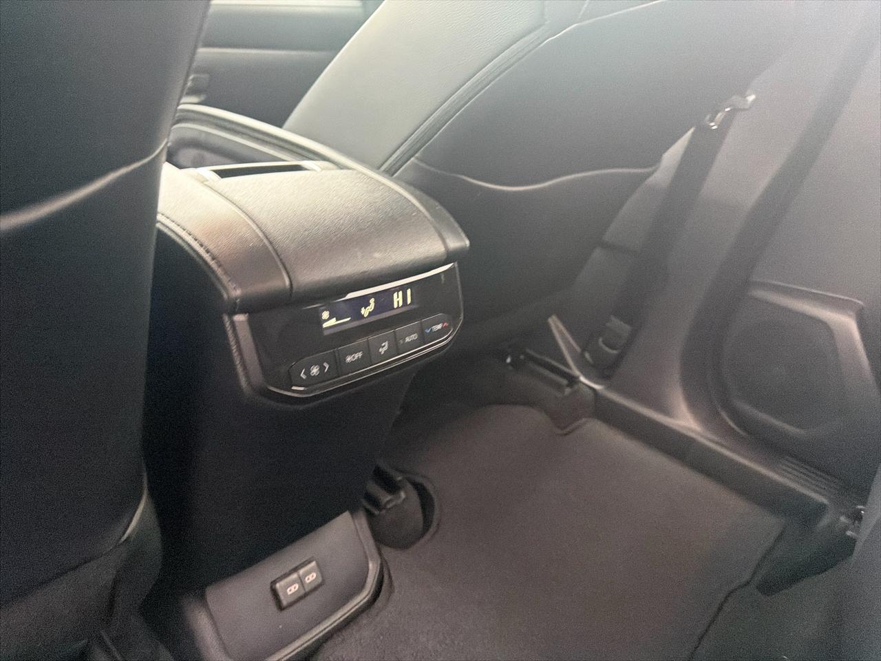 Toyota Highlander XLE AWD (Natl) 2023