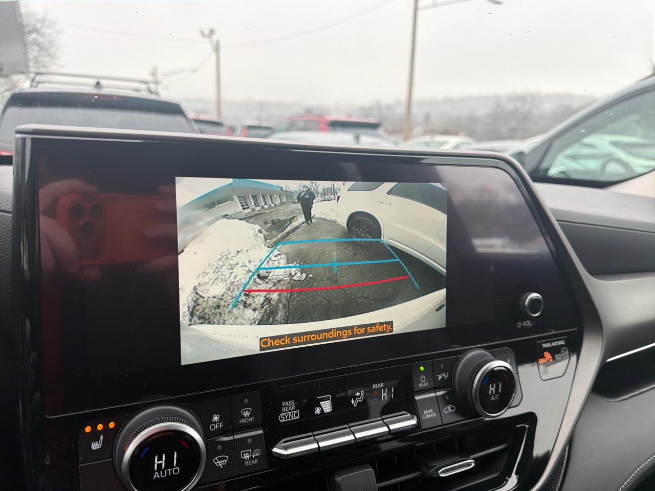 Toyota Highlander XLE AWD (Natl) 2023