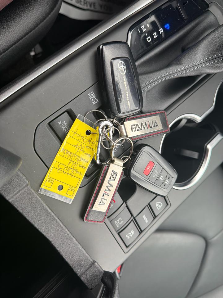 Toyota Highlander XLE AWD (Natl) 2023