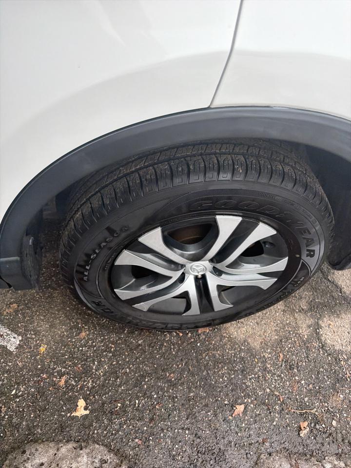 Toyota RAV4 AWD 4dr LE (Natl) 2016