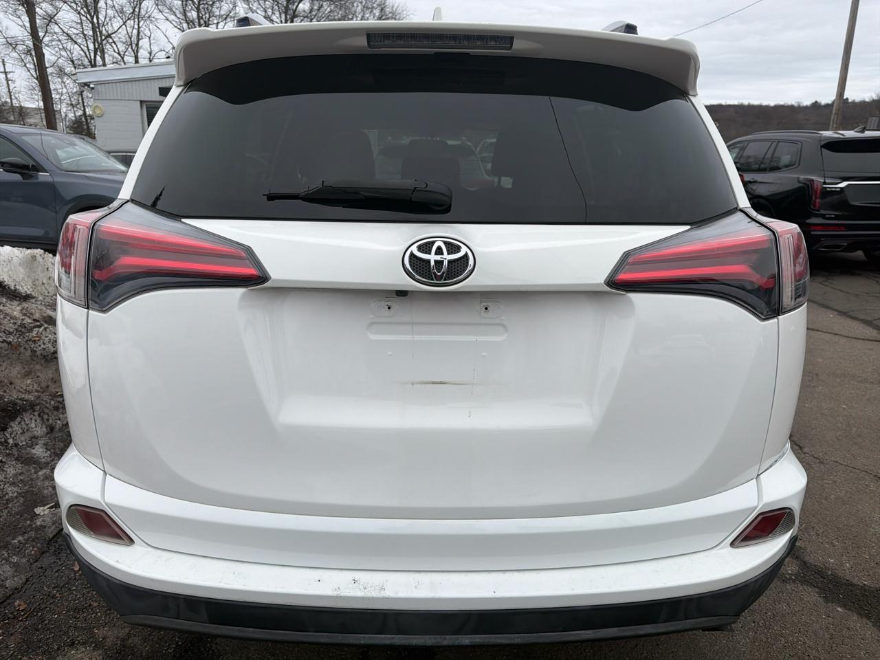 Toyota RAV4 AWD 4dr LE (Natl) 2016