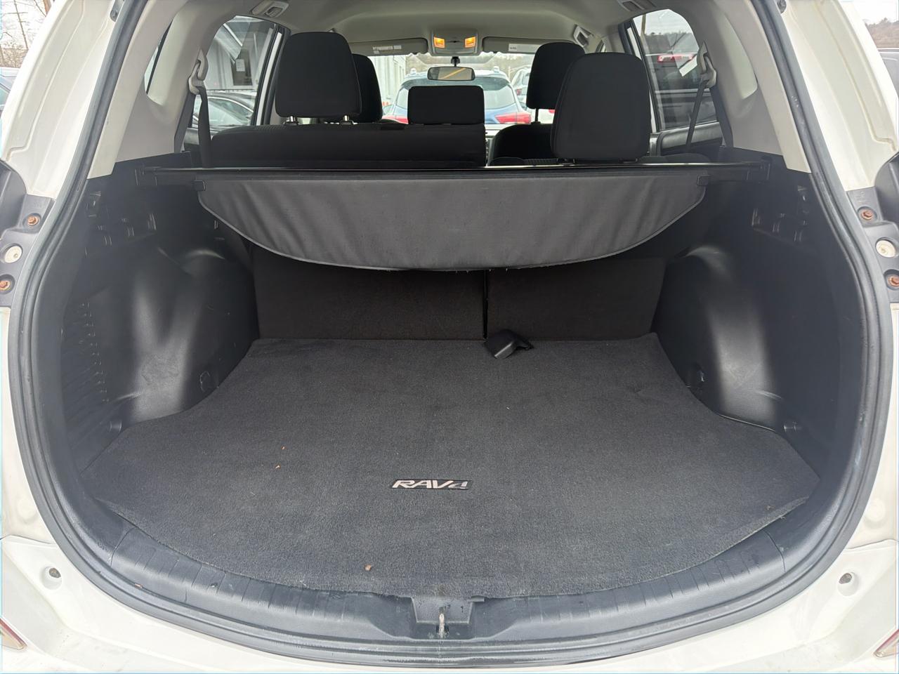 Toyota RAV4 AWD 4dr LE (Natl) 2016