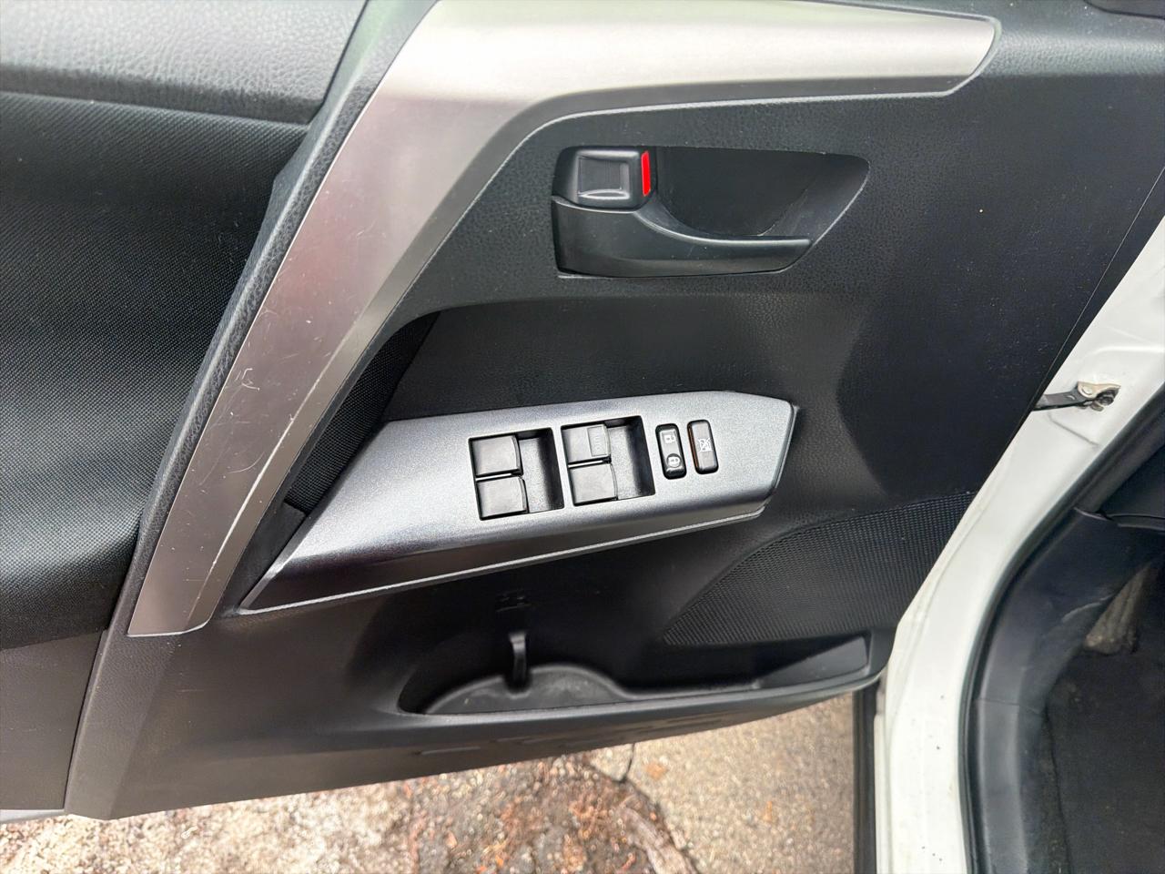 Toyota RAV4 AWD 4dr LE (Natl) 2016