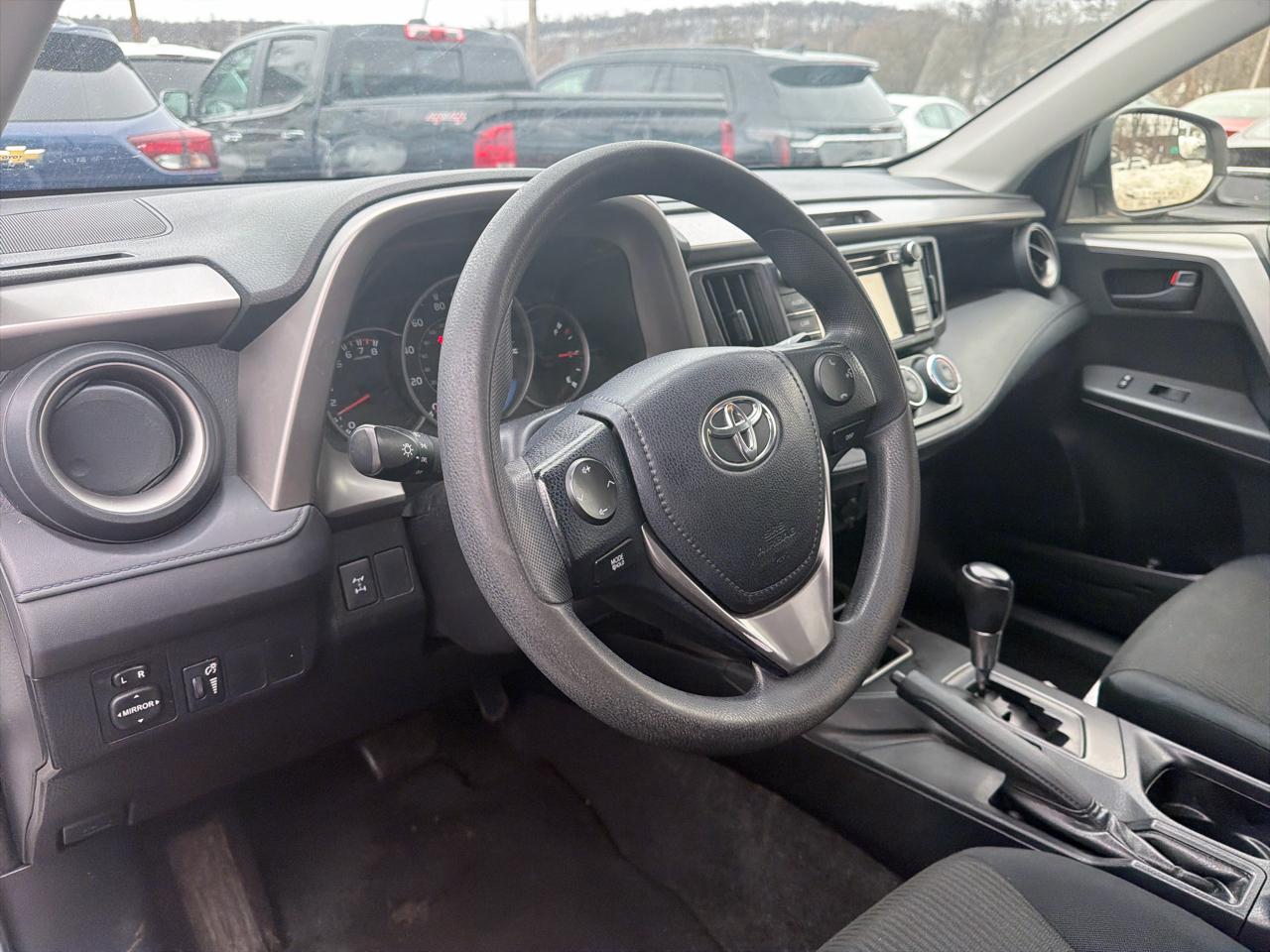 Toyota RAV4 AWD 4dr LE (Natl) 2016