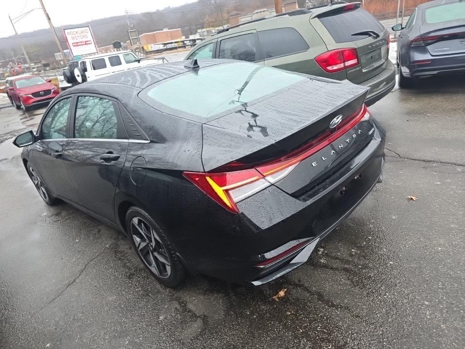 Hyundai Elantra Limited IVT 2023