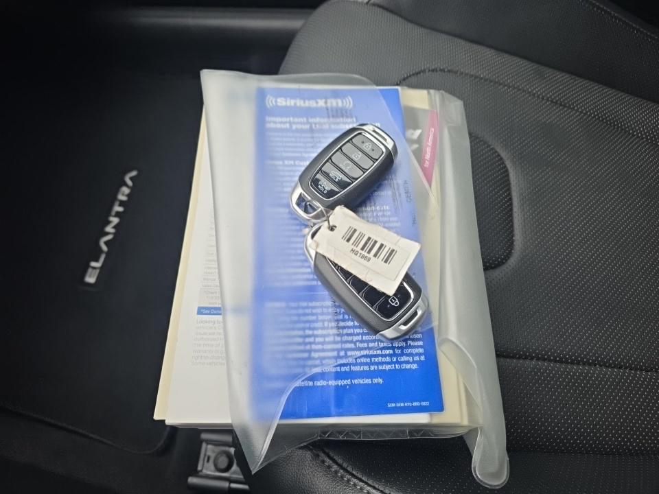 Hyundai Elantra Limited IVT 2023