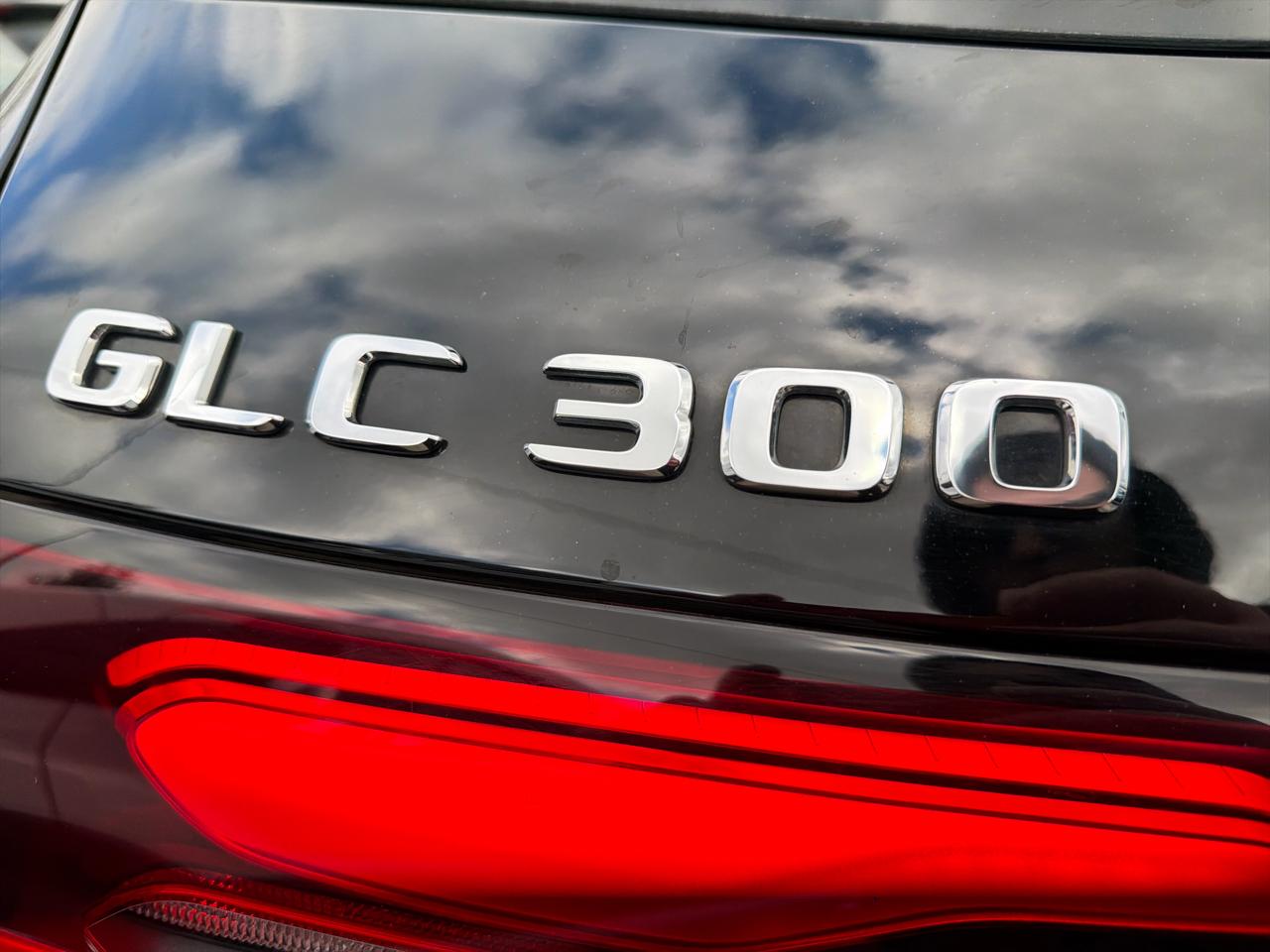 Mercedes-Benz GLC GLC 300 4MATIC SUV 2023