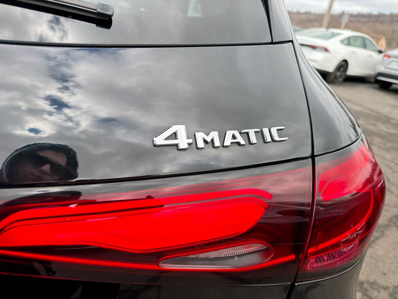 Mercedes-Benz GLC GLC 300 4MATIC SUV 2023