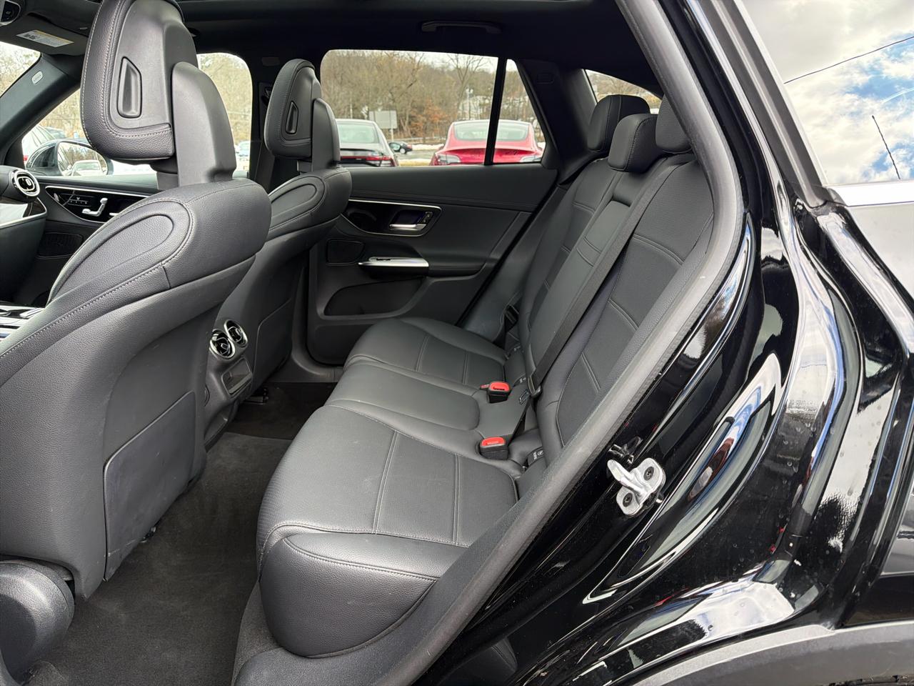 Mercedes-Benz GLC GLC 300 4MATIC SUV 2023