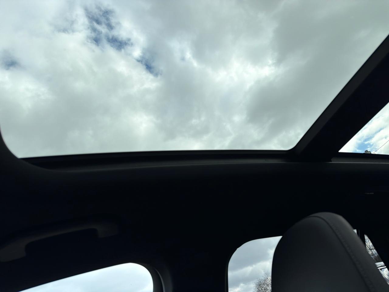 Mercedes-Benz GLC GLC 300 4MATIC SUV 2023