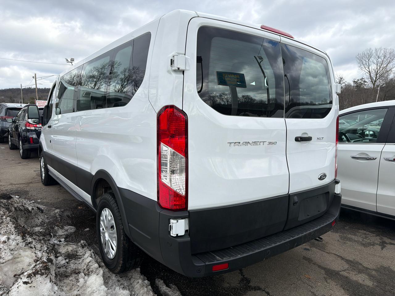 Ford Transit Passenger Wagon T-350 148" Low Roof XLT RWD 2021