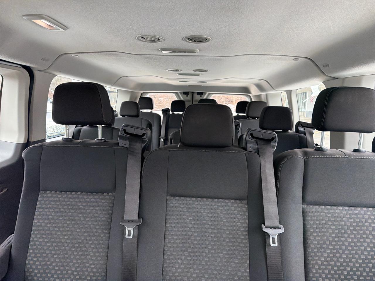 Ford Transit Passenger Wagon T-350 148" Low Roof XLT RWD 2021