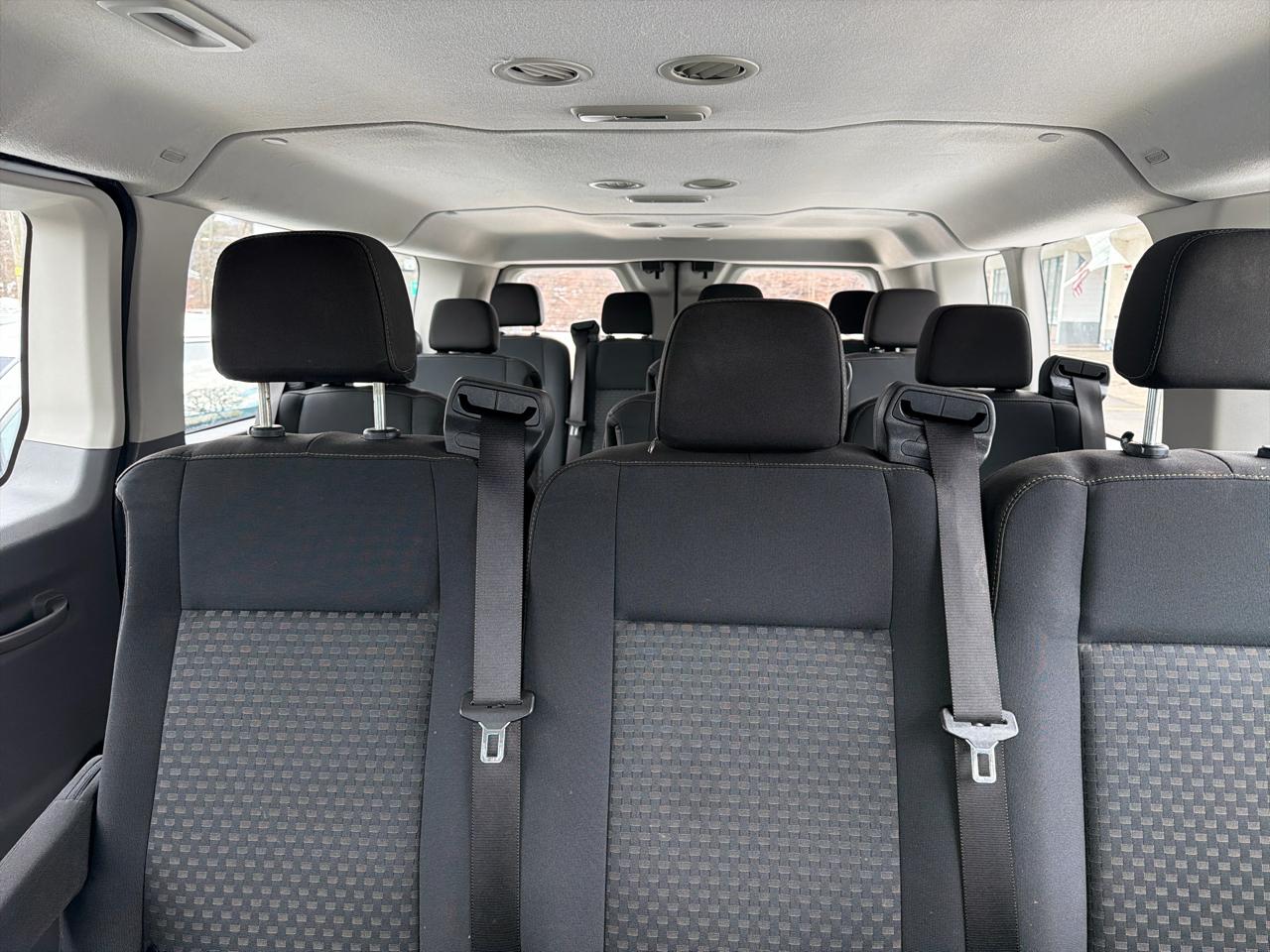 Ford Transit Passenger Wagon T-350 148" Low Roof XLT RWD 2021