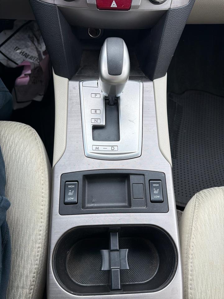 Subaru Outback 4dr Wgn H4 Auto 2.5i Premium 2012