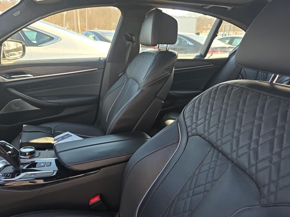 BMW 5 Series M550i xDrive Sedan 2018