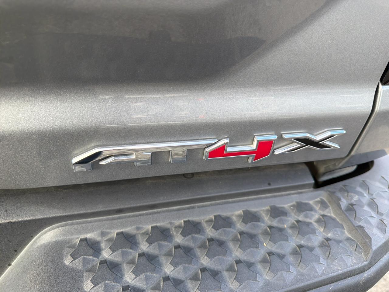 GMC Canyon 4WD Crew Cab AT4X 2024