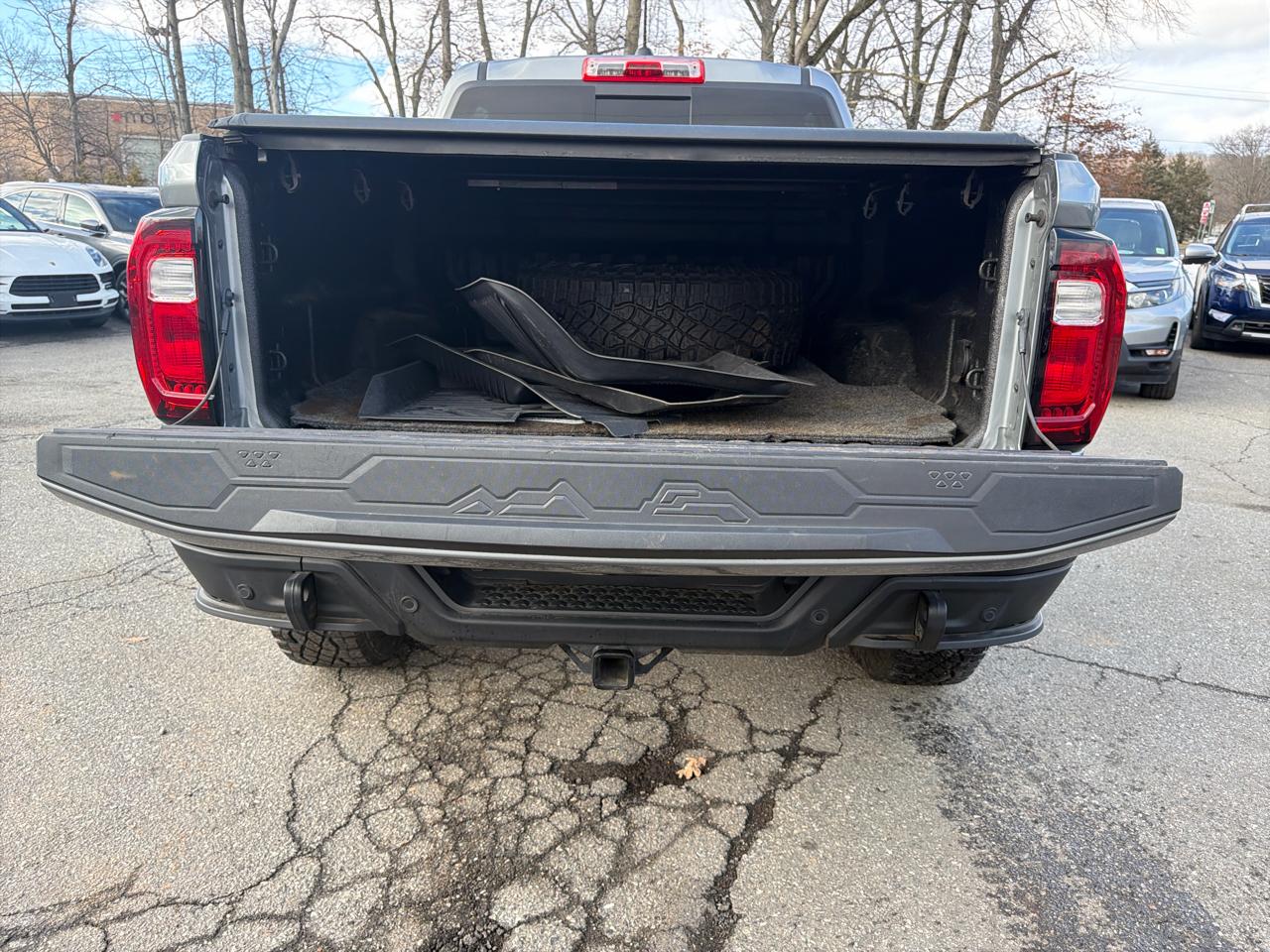 GMC Canyon 4WD Crew Cab AT4X 2024