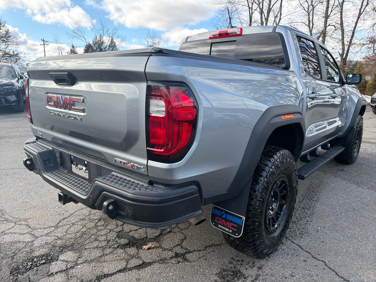 GMC Canyon 4WD Crew Cab AT4X 2024