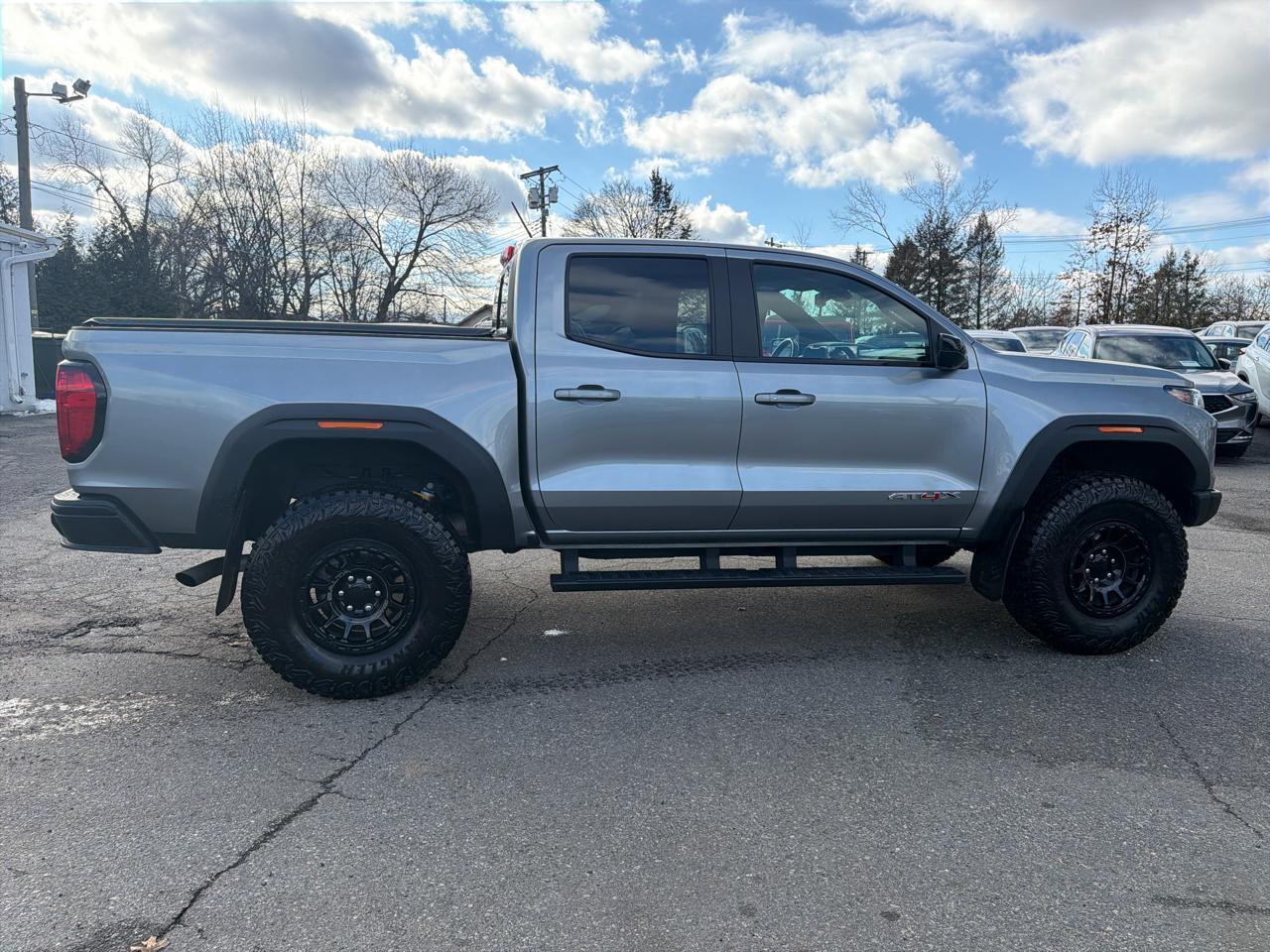 GMC Canyon 4WD Crew Cab AT4X 2024