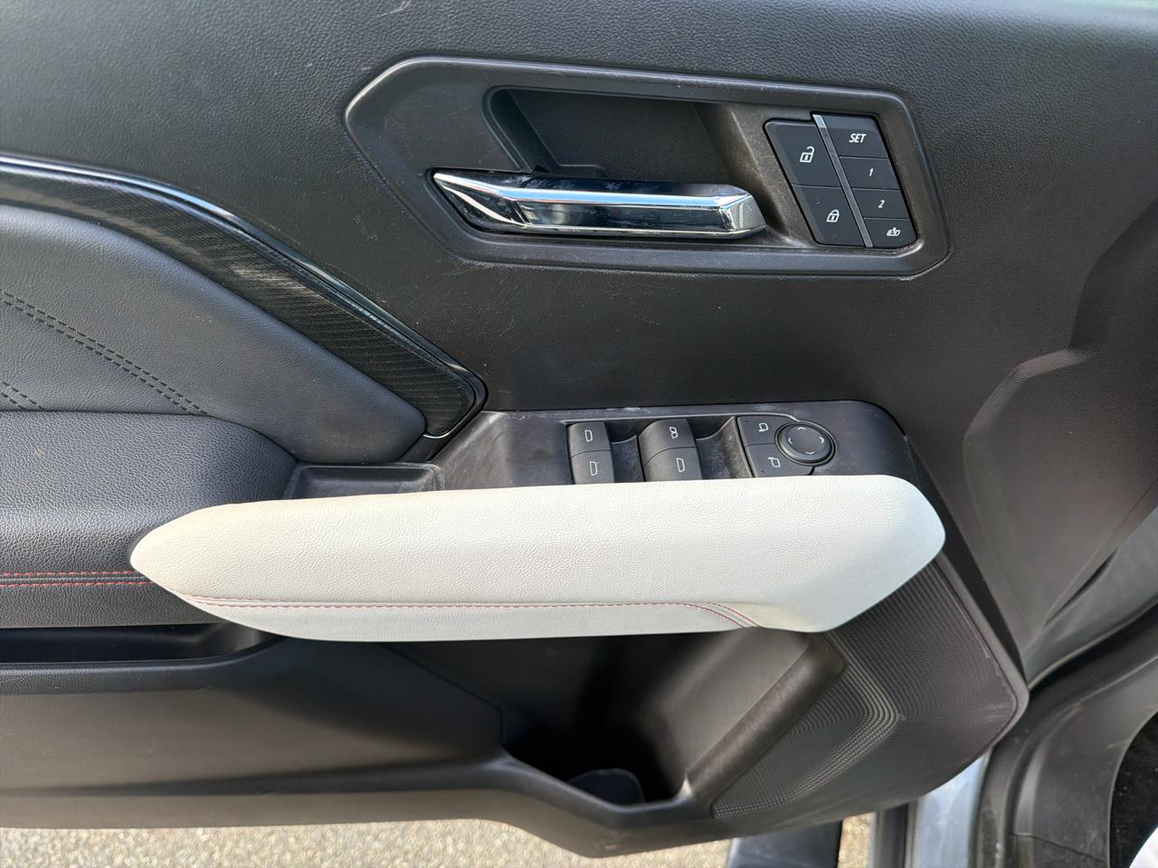 GMC Canyon 4WD Crew Cab AT4X 2024