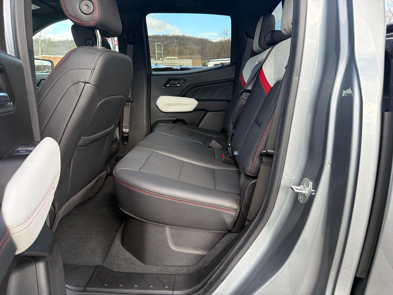 GMC Canyon 4WD Crew Cab AT4X 2024