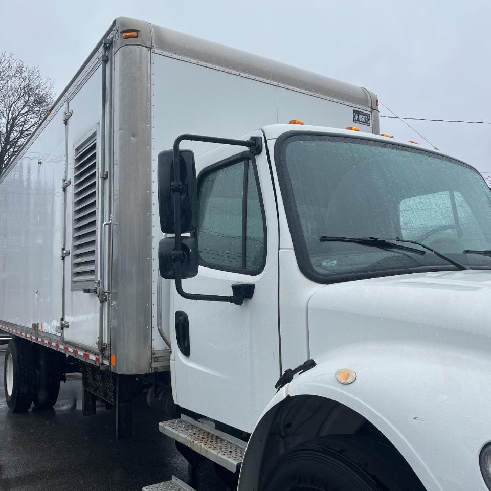 Freightliner M2 106 Base 2020