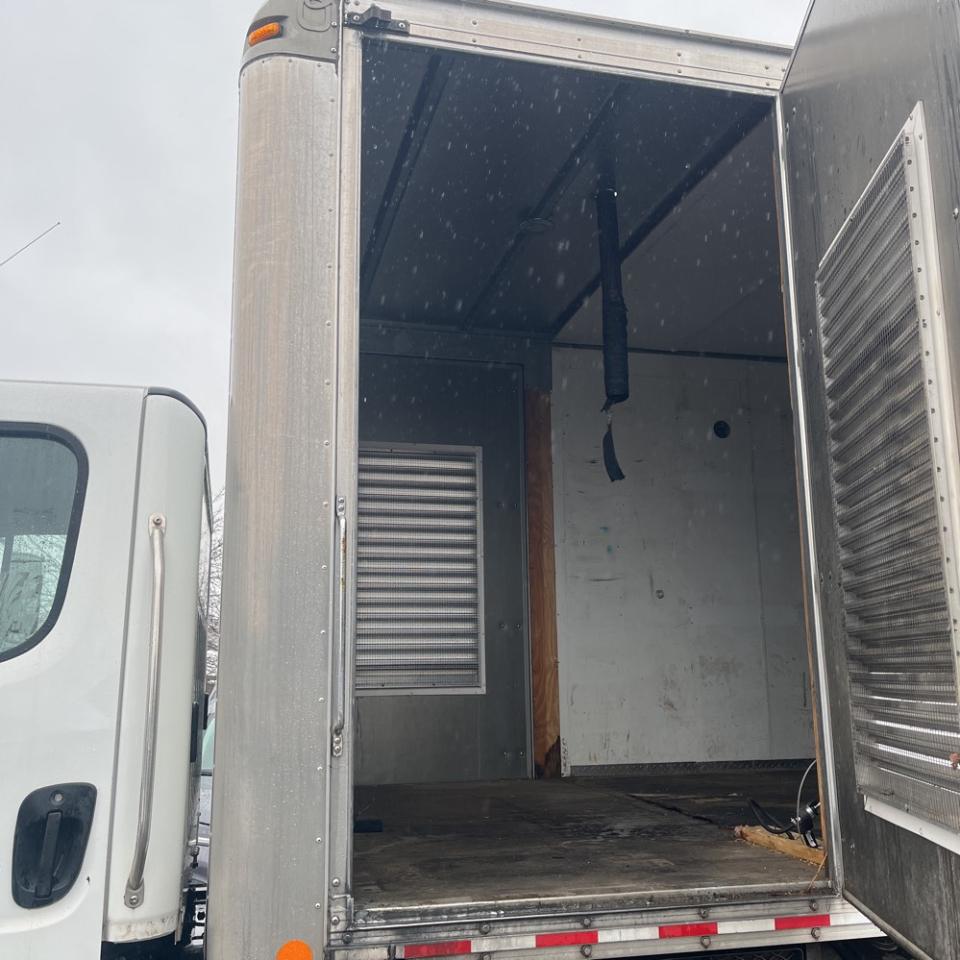 Freightliner M2 106 Base 2020