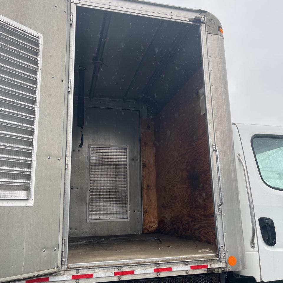 Freightliner M2 106 Base 2020