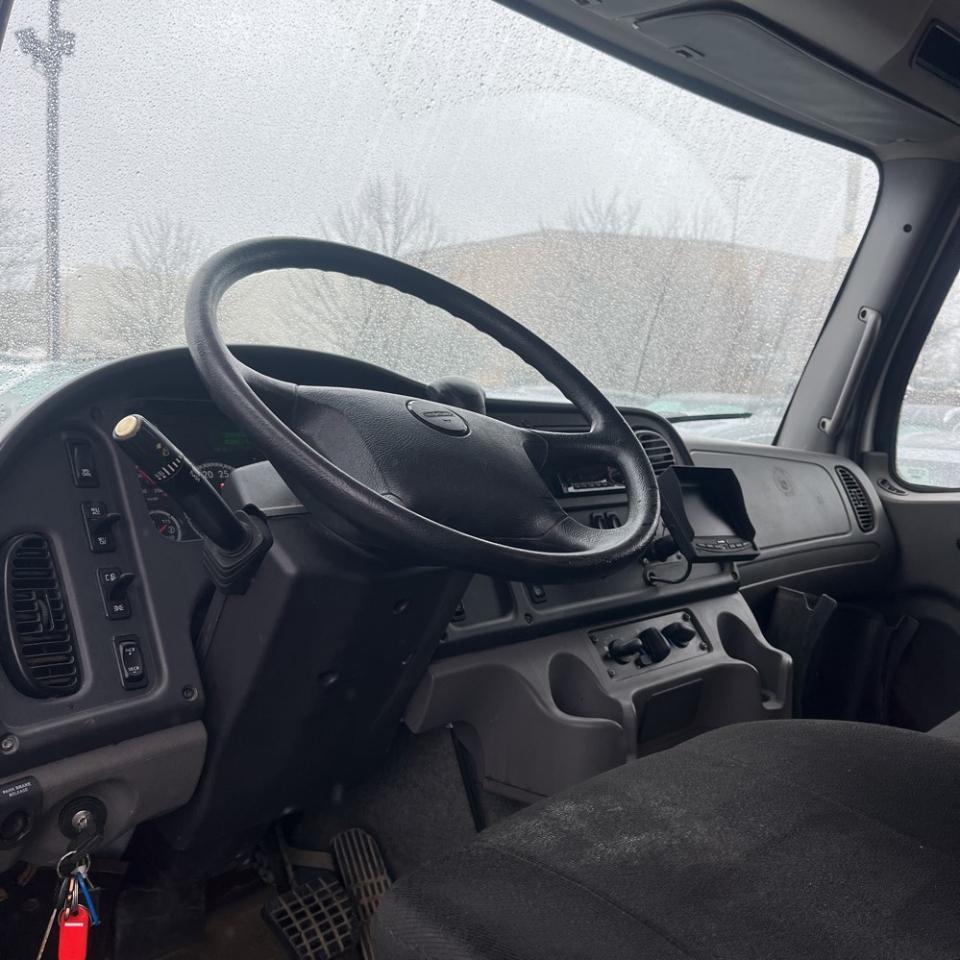 Freightliner M2 106 Base 2020