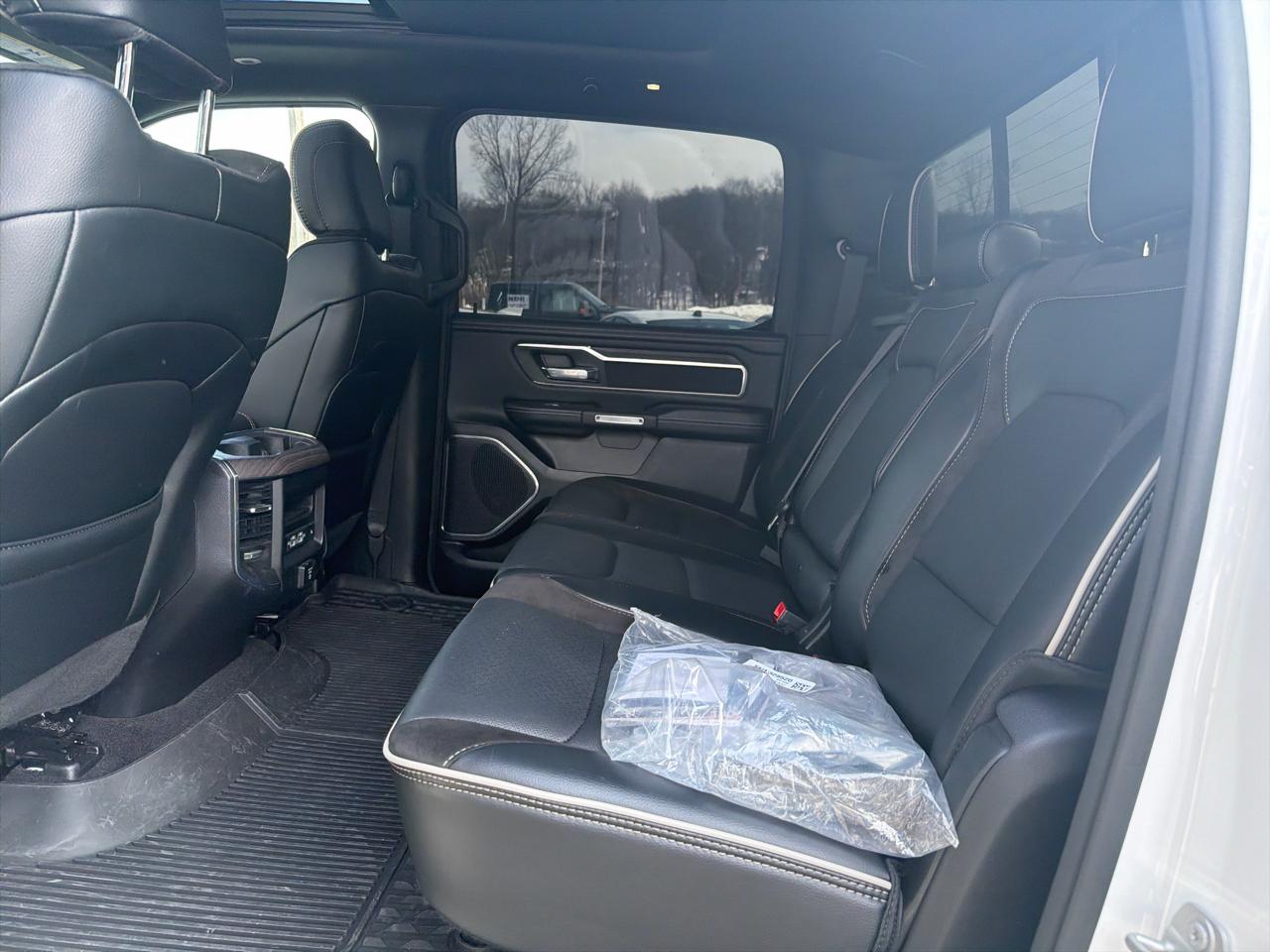 RAM 1500 Laramie 4x4 Crew Cab 5'7" Box 2025