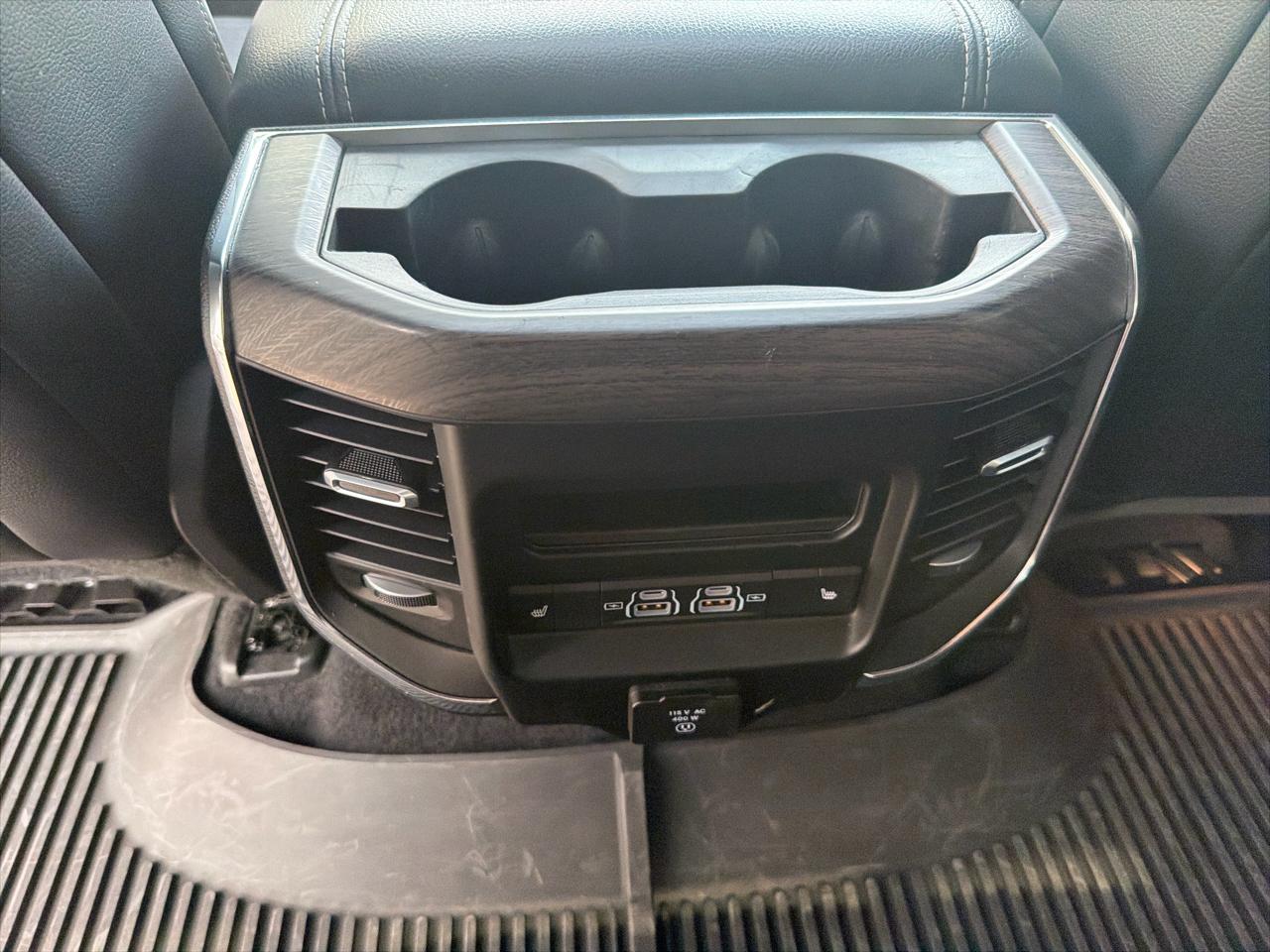 RAM 1500 Laramie 4x4 Crew Cab 5'7" Box 2025