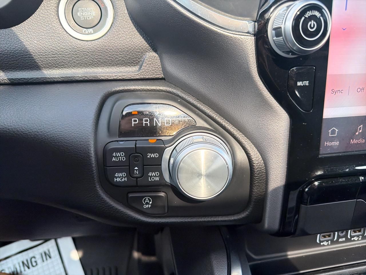 RAM 1500 Laramie 4x4 Crew Cab 5'7" Box 2025