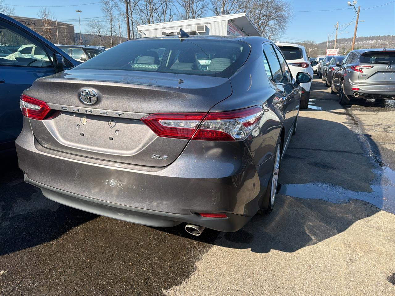 Toyota Camry XLE Auto (Natl) 2020