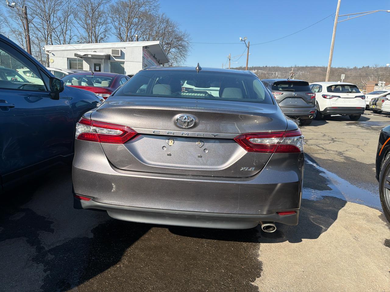 Toyota Camry XLE Auto (Natl) 2020