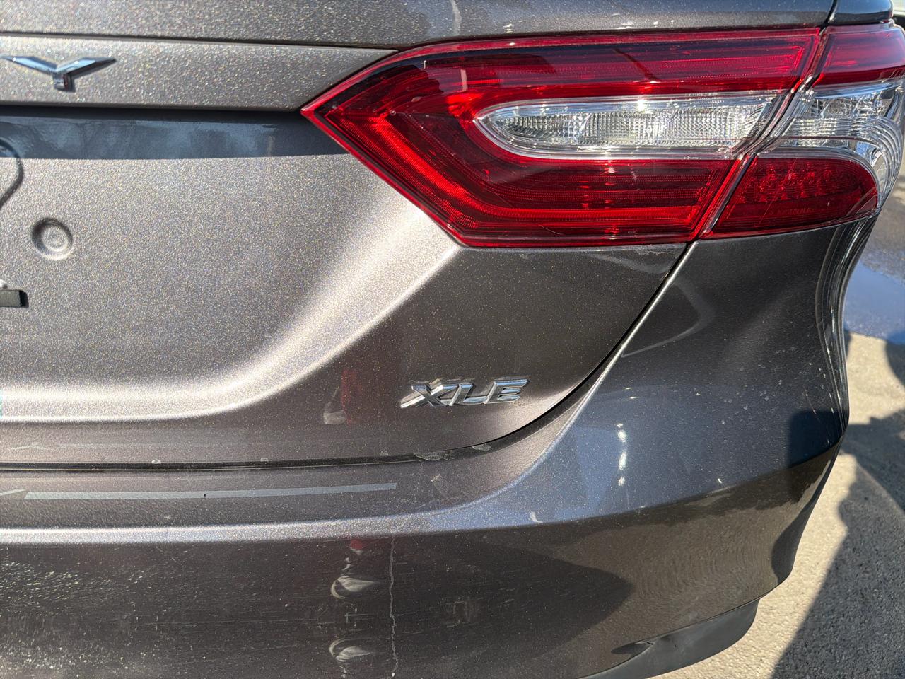 Toyota Camry XLE Auto (Natl) 2020