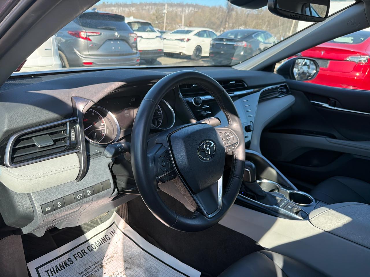 Toyota Camry XLE Auto (Natl) 2020