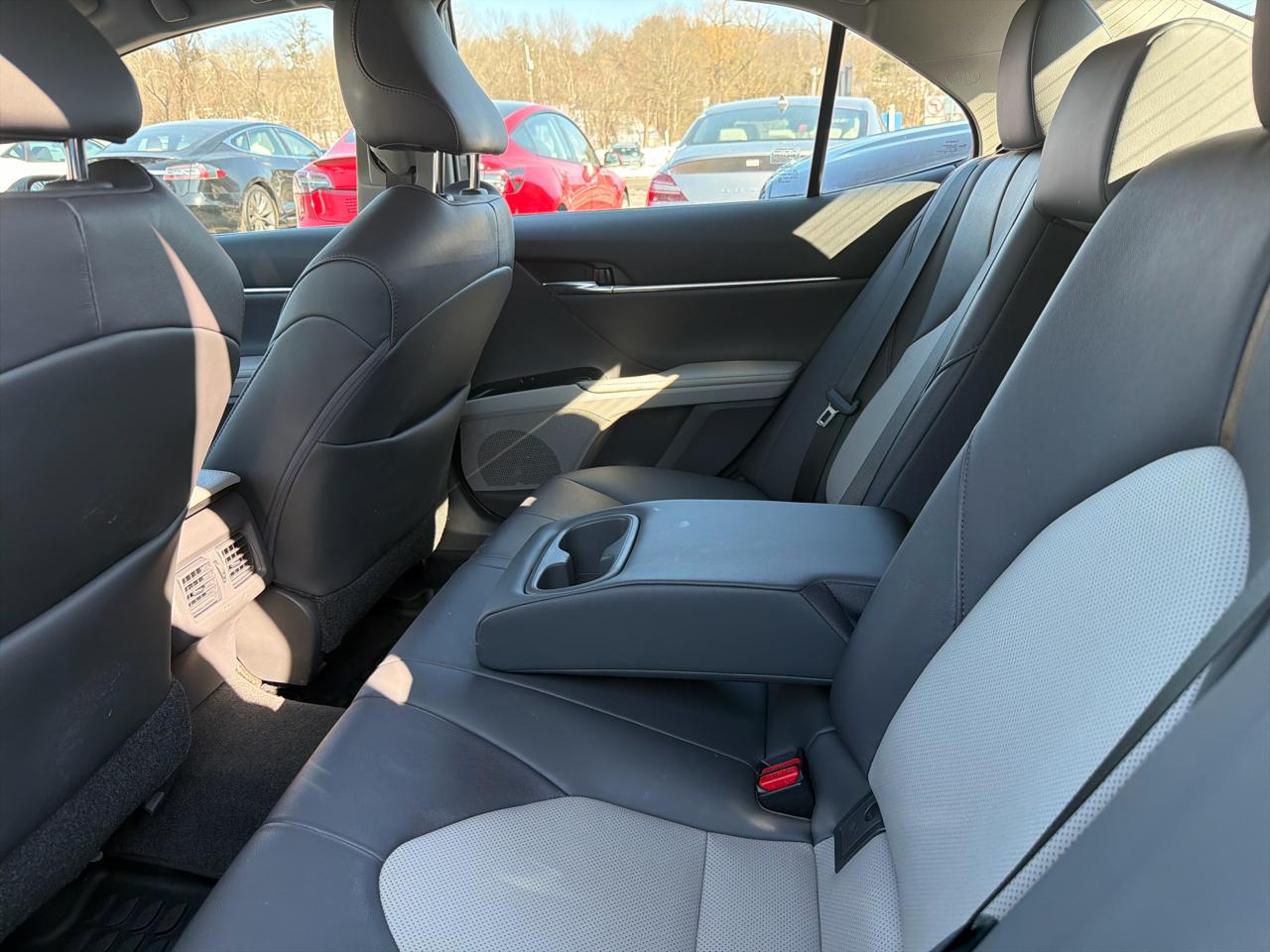 Toyota Camry XLE Auto (Natl) 2020